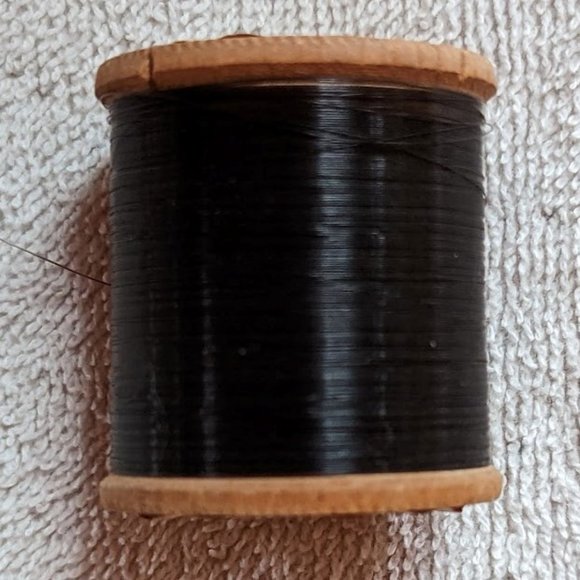 FURTHER REDUCED Vintage Wooden Sewing Spools in Decorative Box c late 1960s - Picture 3 of 13